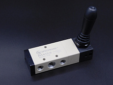 SV-C-H-53E-08-V Пневмораспределитель 5/3E, G1/4 джойстик, открытый центр с фиксацией.