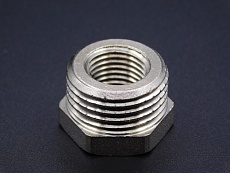 SF-Z2531 1/2-1/4 Фитинг резьбовой